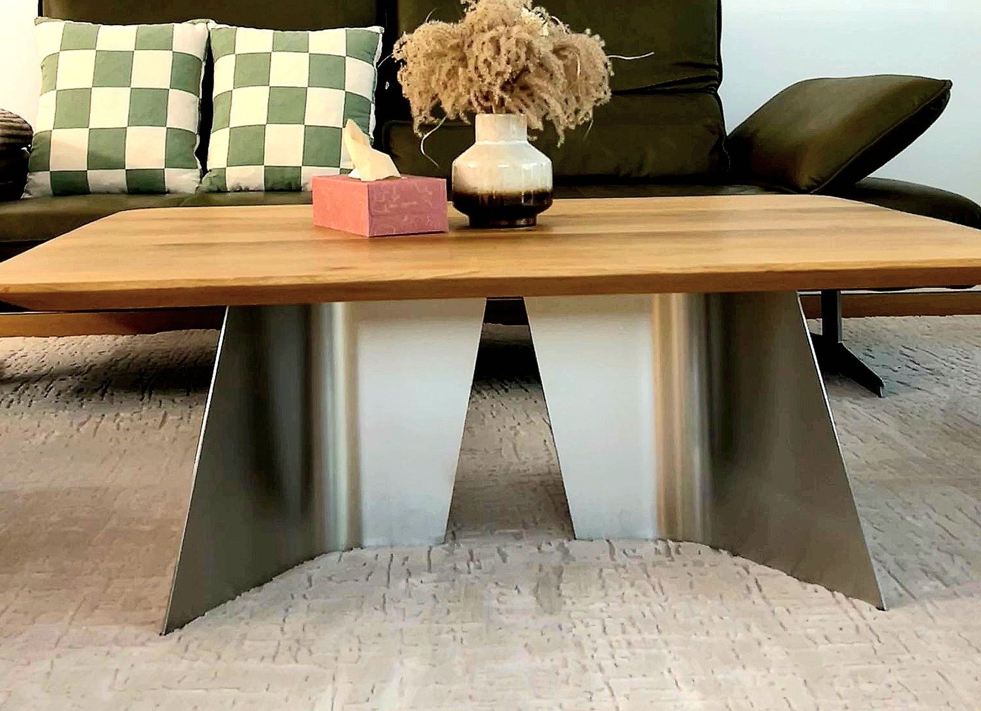 Couchtisch PRAG aus Massivholz und Stahl